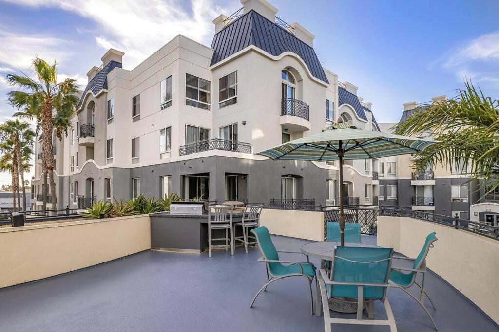 Marina Del Rey Luxury Pool, Gym, Parking, Bbq